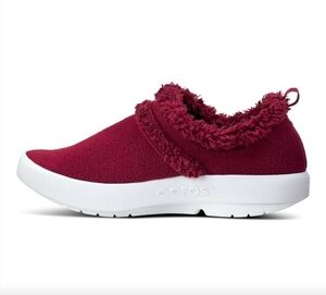 OOFOS Oocoozie Low Shoe Mule  Womens Size 9 Maroon Burgundy Sherpa Slip On